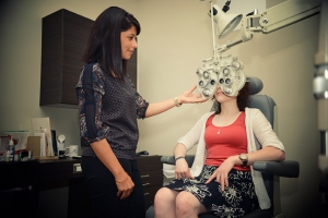 Royal Oak Optometry patient getting eye exam
