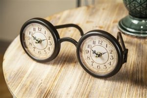 A clock that looks like eyeglasses